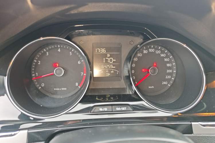 Used Volkswagen Bora 2014 1.6L Manual Comfort Model Instrument Cluster