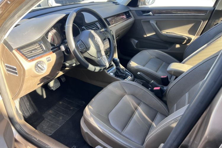 Used Volkswagen Bora 2014 1.6L Automatic Luxury Model Interior 2