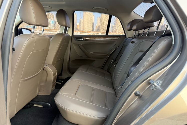 Used Volkswagen Bora 2014 1.6L Automatic Luxury Model Interior 3