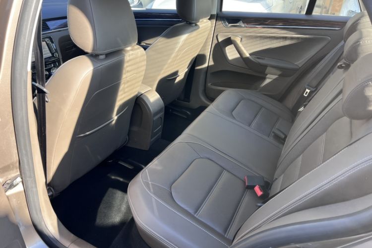 Used Volkswagen Bora 2014 1.6L Automatic Luxury Model Interior 3