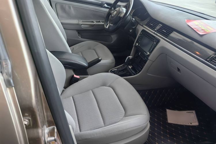 Used Volkswagen Bora 2014 1.6L Automatic Fashion Model Interior 4