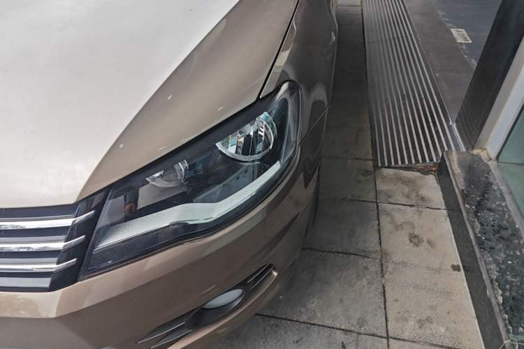 Used Volkswagen Bora 2014 1.4TSI Automatic Comfort Model Left Front Headlight