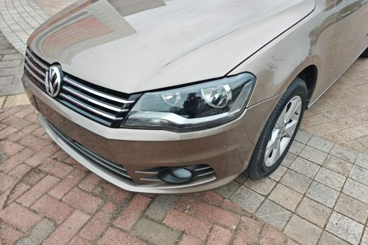 Used Volkswagen Bora 2014 1.6L Manual Comfort Model Left Front Headlight