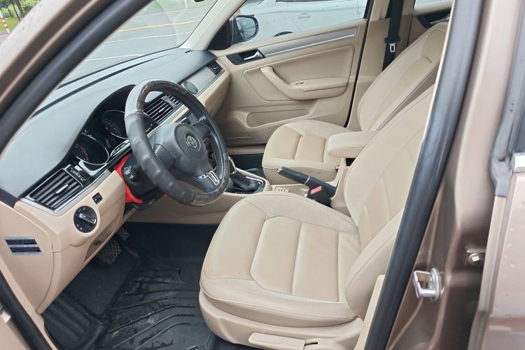 Used Volkswagen Bora 2014 1.6L Automatic Comfort Model Left Front Seat