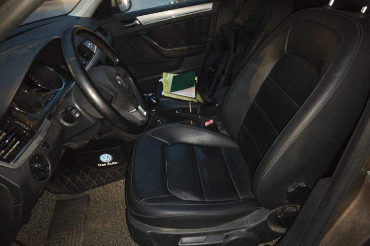 Used Volkswagen Bora 2014 1.6L Manual Comfort Model Left Front Seat