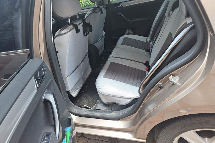 Used Volkswagen Bora 2014 1.6L Automatic Fashion Model Left Rear Seat