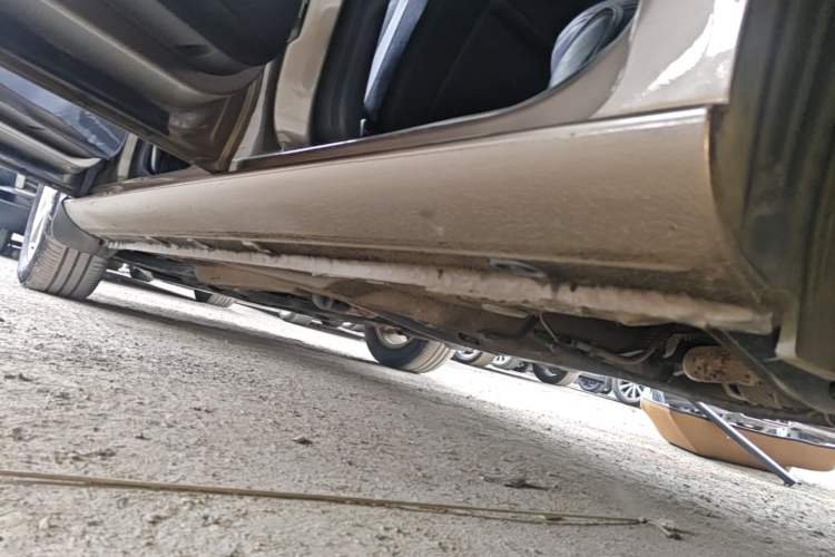 Used Volkswagen Bora 2014 1.6L Automatic Fashion Model Left Side Sill