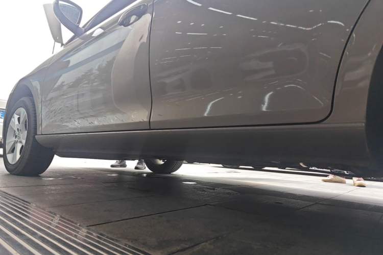 Used Volkswagen Bora 2014 1.4TSI Automatic Comfort Model Left Side Sill