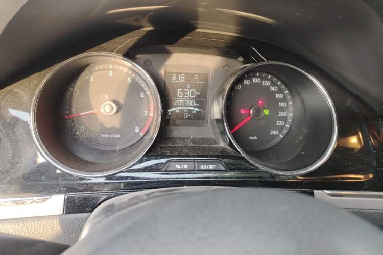 Used Volkswagen Bora 2014 1.6L Automatic Comfort Model Odometer Close Up