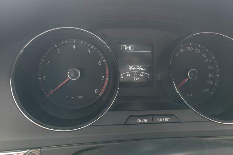 Used Volkswagen Bora 2014 1.6L Automatic Fashion Model Odometer Close Up