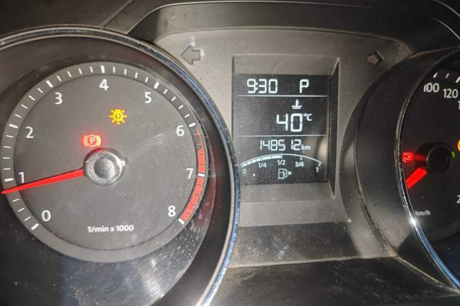 Used Volkswagen Bora 2014 1.6L Automatic Fashion Model Odometer Close Up