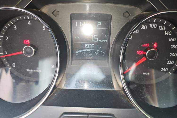 Used Volkswagen Bora 2014 1.6L Automatic Fashion Model Odometer Close Up