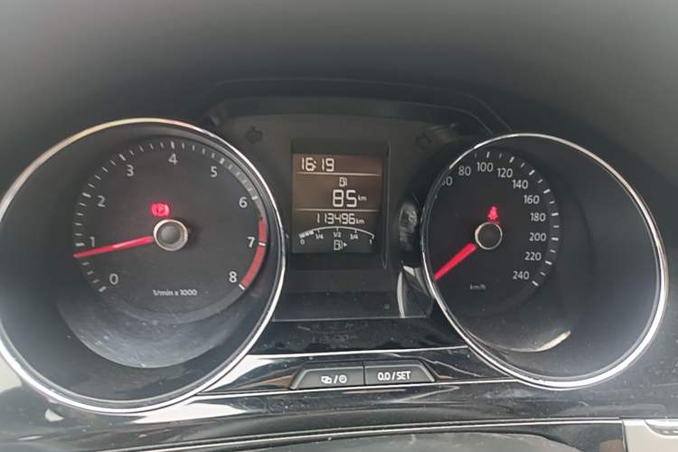 Used Volkswagen Bora 2014 1.6L Manual Fashion Edition Odometer Close Up
