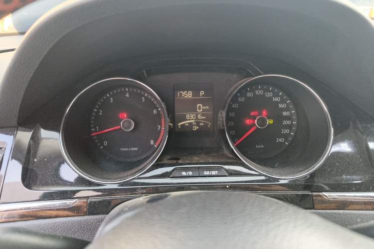 Used Volkswagen Bora 2014 1.6L Automatic Luxury Model Odometer Close Up