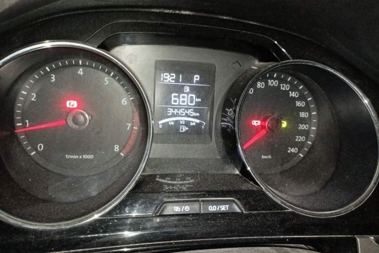 Used Volkswagen Bora 2014 1.6L Automatic Comfort Model Odometer Close Up