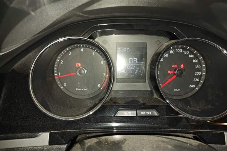 Used Volkswagen Bora 2014 1.6L Manual Comfort Model Odometer Close Up