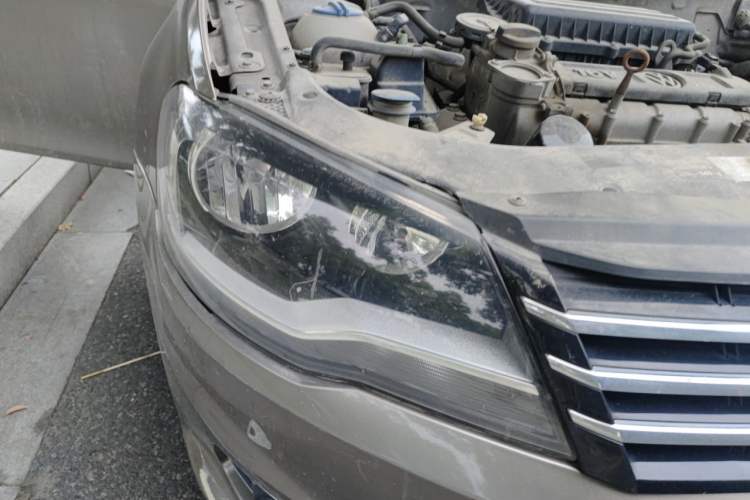 Used Volkswagen Bora 2014 1.6L Automatic Comfort Model Right Front Headlight