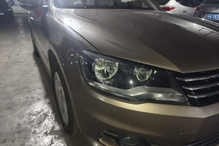 Used Volkswagen Bora 2014 1.4TSI Automatic Comfort Model Right Front Headlight