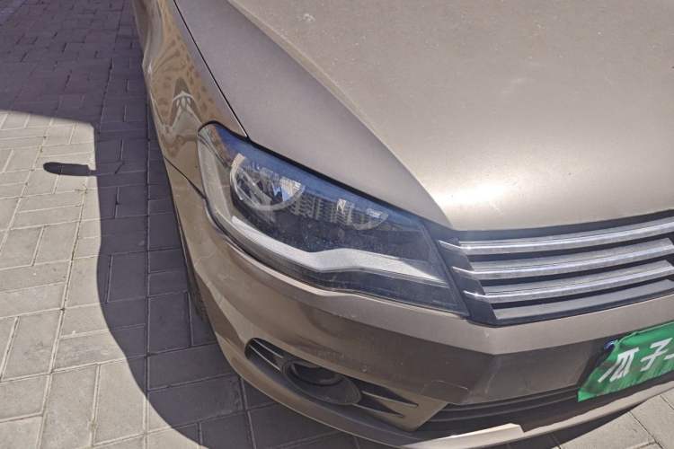 Used Volkswagen Bora 2014 1.4TSI Automatic Comfort Model Right Front Headlight