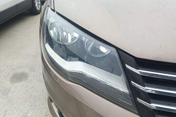 Used Volkswagen Bora 2014 1.6L Manual Fashion Edition Right Front Headlight