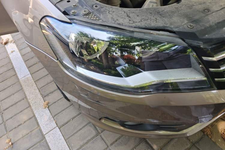 Used Volkswagen Bora 2014 1.4TSI Automatic Comfort Model Right Front Headlight