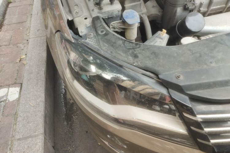 Used Volkswagen Bora 2014 1.6L Automatic Comfort Model Right Front Headlight