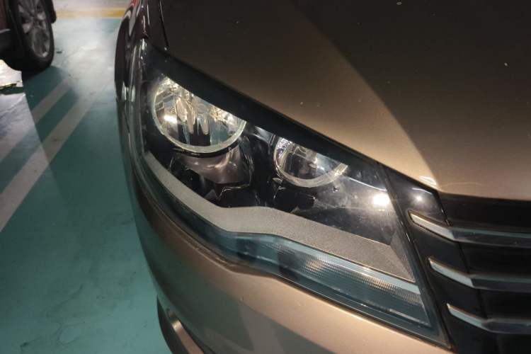 Used Volkswagen Bora 2014 1.6L Automatic Fashion Model Right Front Headlight