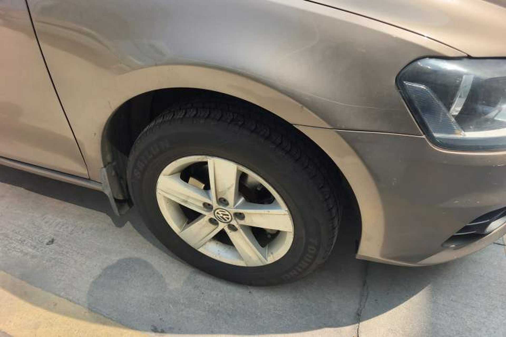 Used Volkswagen Bora 2014 1.6L Automatic Fashion Model Right Front Wheel Hub