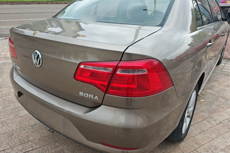 Used Volkswagen Bora 2014 1.6L Manual Comfort Model Right Rear Taillight