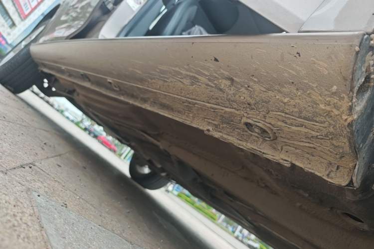 Used Volkswagen Bora 2014 1.6L Manual Comfort Model Right Side Sill