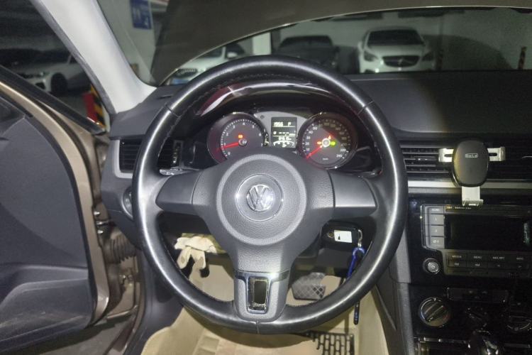 Used Volkswagen Bora 2014 1.4TSI Automatic Comfort Model Steering Wheel