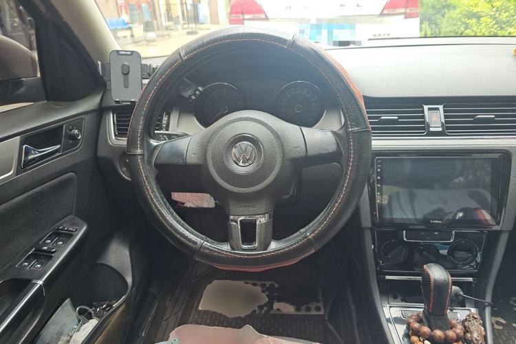 Used Volkswagen Bora 2014 1.6L Automatic Fashion Model Steering Wheel