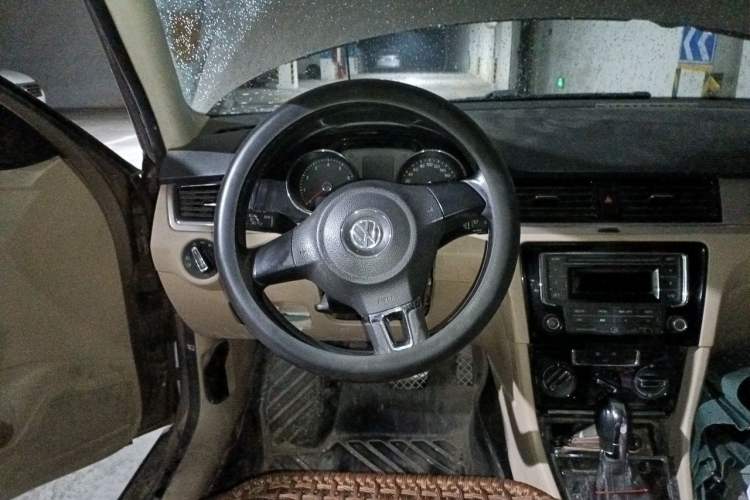 Used Volkswagen Bora 2014 1.6L Automatic Comfort Model Steering Wheel