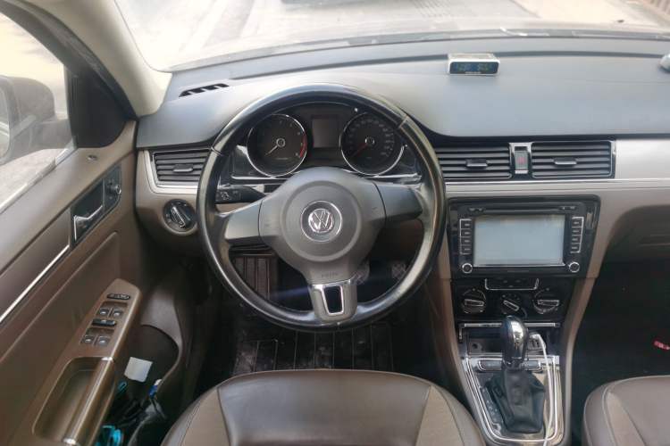 Used Volkswagen Bora 2014 1.6L Automatic Comfort Model Steering Wheel