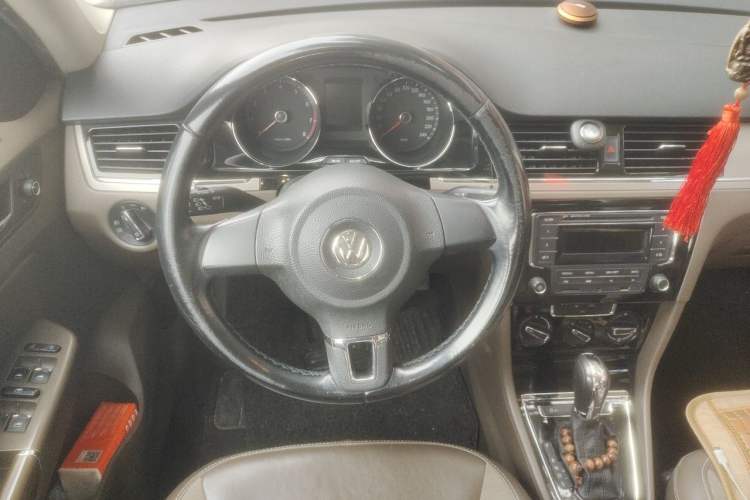 Used Volkswagen Bora 2014 1.6L Automatic Comfort Model Steering Wheel