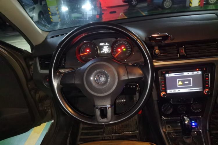 Used Volkswagen Bora 2014 1.6L Automatic Fashion Model Steering Wheel