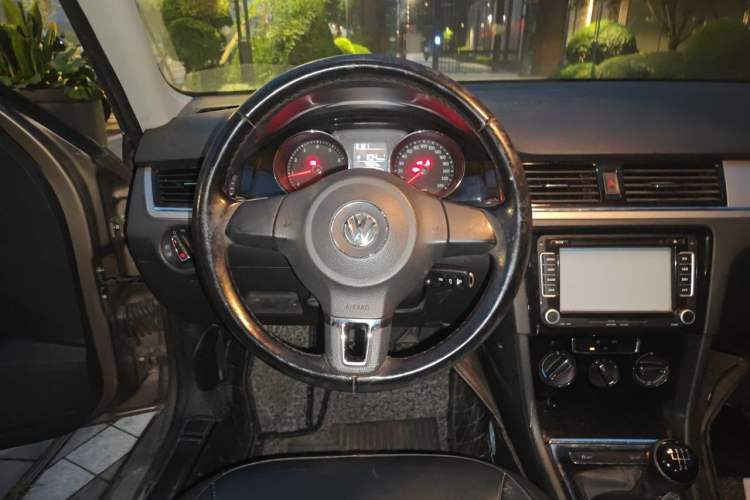 Used Volkswagen Bora 2014 1.6L Manual Comfort Model Steering Wheel