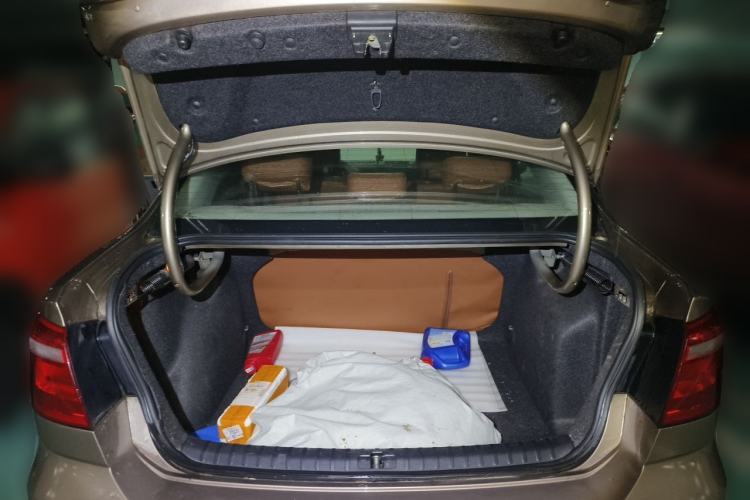 Used Volkswagen Bora 2014 1.6L Automatic Fashion Model Trunk
