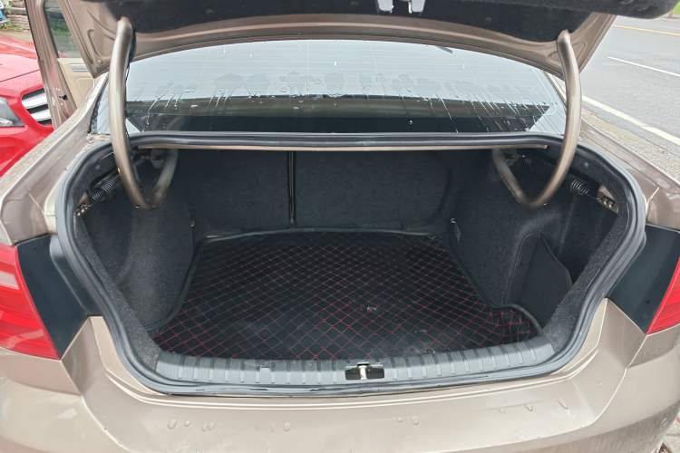 Used Volkswagen Bora 2014 1.6L Automatic Comfort Model Trunk