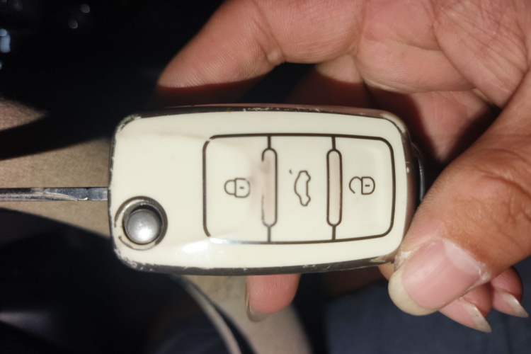 Used Volkswagen Bora 2014 1.6L Automatic Fashion Model Vehicle Key