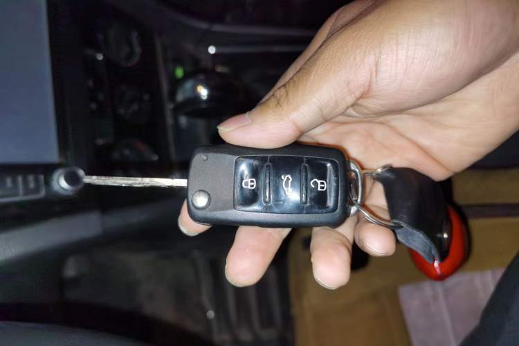 Used Volkswagen Bora 2014 1.6L Automatic Fashion Model Vehicle Key