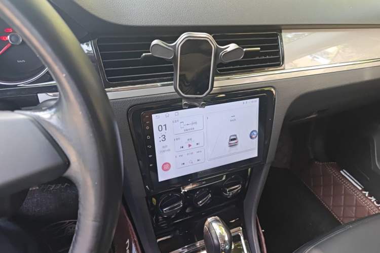 Used Volkswagen Bora 2014 1.6L Automatic Comfort Model Audio And AC Panel