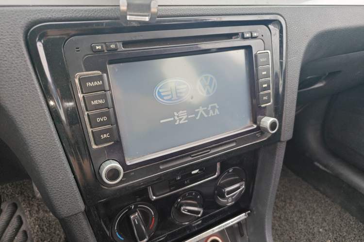 Used Volkswagen Bora 2014 1.6L Manual Comfort Model Audio And AC Panel