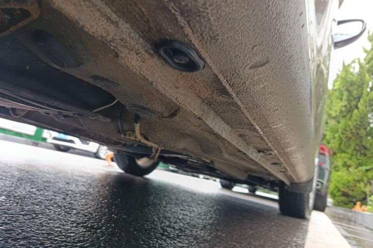 Used Volkswagen Bora 2014 1.6L Manual Comfort Model Chassis Rear Right