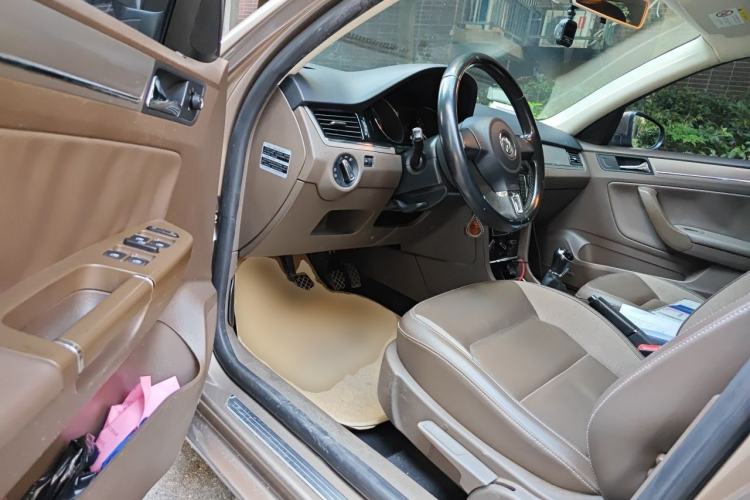 Used Volkswagen Bora 2014 1.6L Manual Comfort Model Driver Seat