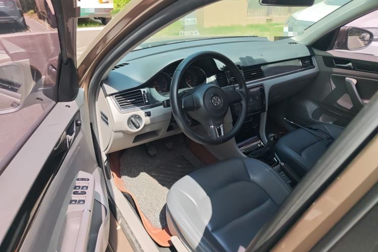 Used Volkswagen Bora 2014 1.6L Manual Fashion Edition Driver Seat