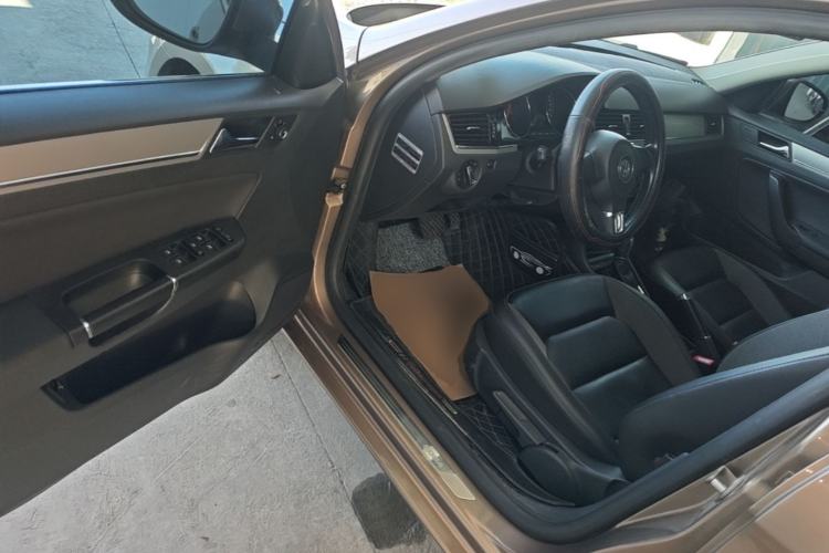 Used Volkswagen Bora 2014 1.6L Automatic Comfort Model Driver Seat