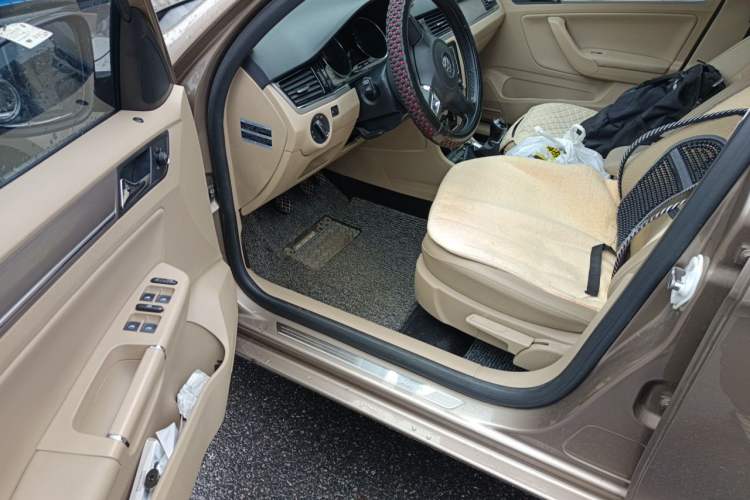 Used Volkswagen Bora 2014 1.6L Manual Comfort Model Driver Seat