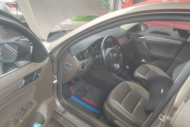 Used Volkswagen Bora 2014 1.6L Manual Comfort Model Driver Seat