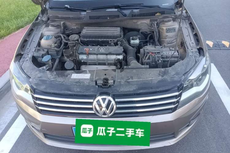 Used Volkswagen Bora 2014 1.6L Manual Fashion Edition Engine Bay